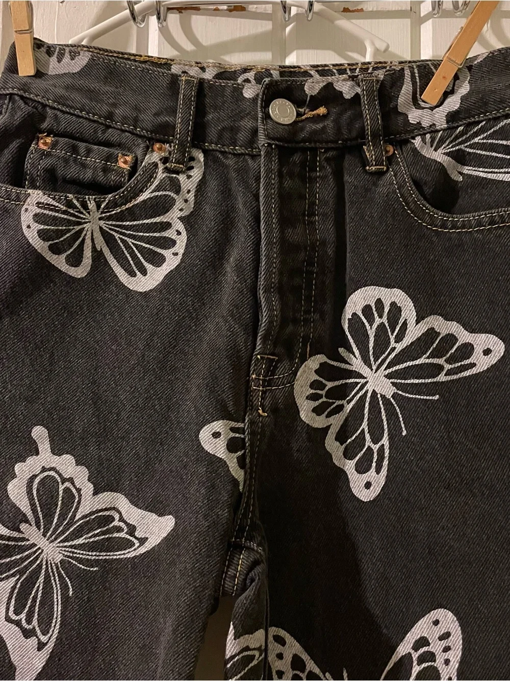PACSUN butterfly cropped jeans-size 24 like new - Picture 3 of 9